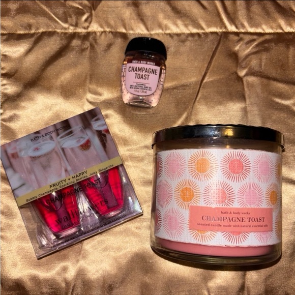 NEW Bath and Body Works Champagne Toast Candle 2pk Wallflower + Free Gift! - Picture 2 of 6